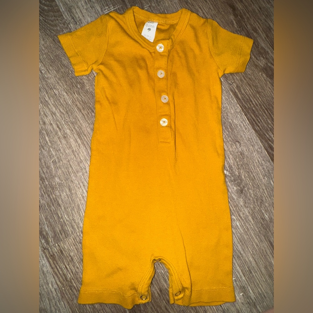💛 Kate Quinn Ribbed Mustard Romper – 12–18 Months 💛